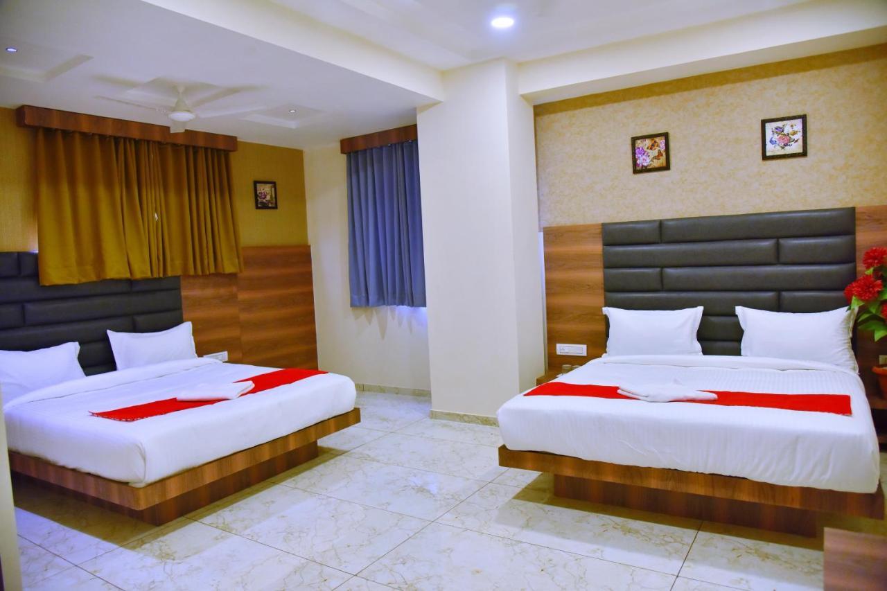 Hotel Krishna Palace Ānand 外观 照片