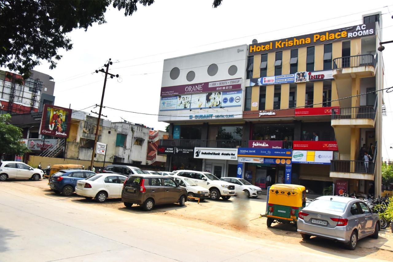 Hotel Krishna Palace Ānand 外观 照片